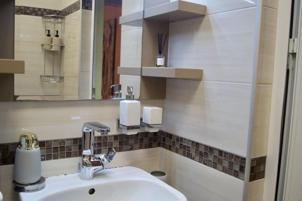 Cozy 2Br Oasis In Central Burgas by Eksteriør bilde
