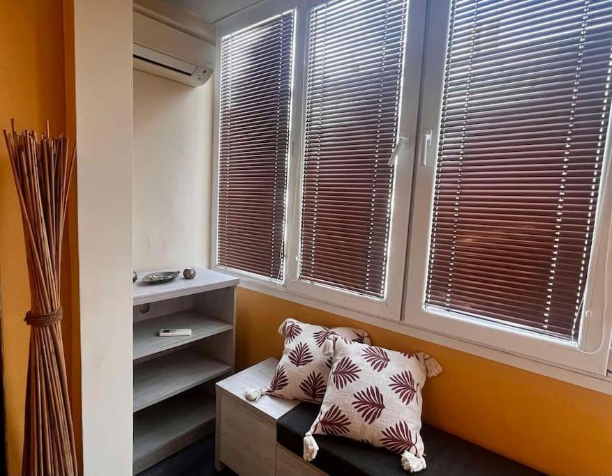 Cozy 2Br Oasis In Central Burgas by Eksteriør bilde